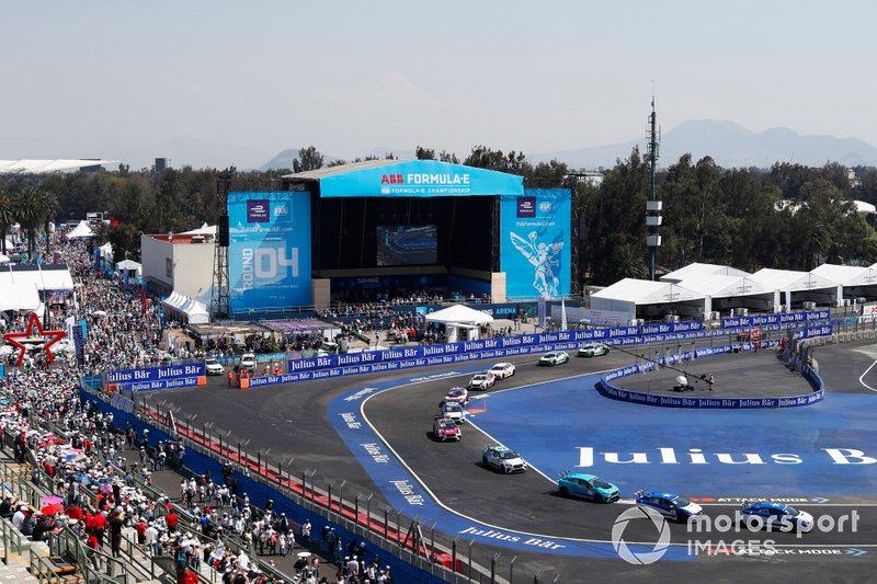 Katherine Legge, Rahal Letterman Lanigan Racing Bryan Sellers, Rahal Letterman Lanigan Racing y Salvador Duran, Jaguar VIP