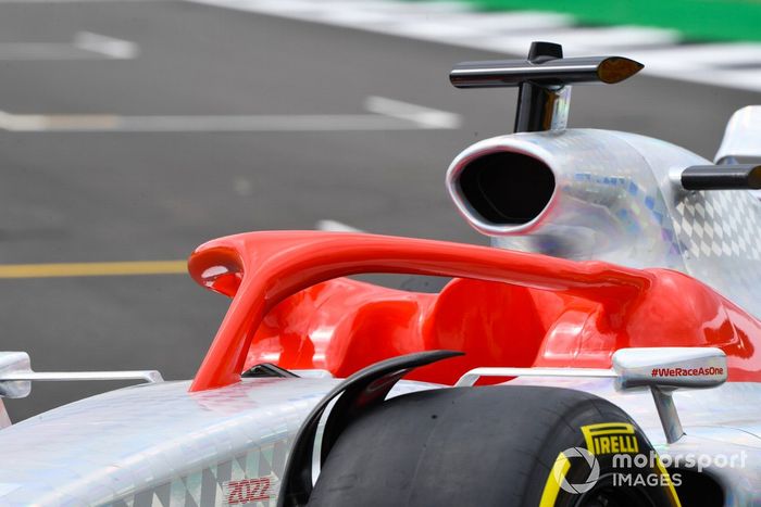 Detalle del halo y a cabina del coche de Fórmula 1 2022