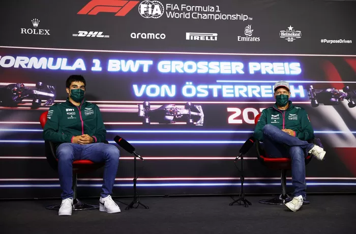 Lance Stroll, Aston Martin Sebastian Vettel, Aston Martin durante la conferencia de prensa
