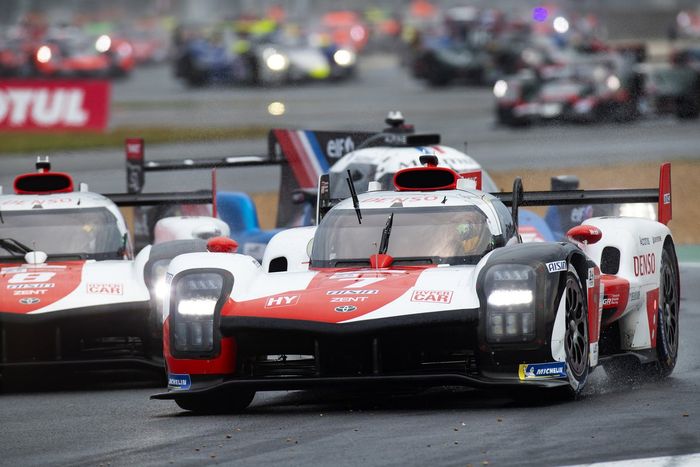 #8 Toyota Gazoo Racing Toyota GR010 - Hybrid Hypercar, Sébastien Buemi, Kazuki Nakajima, Brendon Hartley, #7 Toyota Gazoo Racing Toyota GR010 - Hybrid Hypercar, Mike Conway, Kamui Kobayashi, Jose Maria Lopez