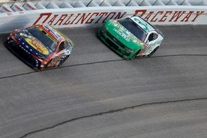 Chase Briscoe, Joe Gibbs Racing Toyota, Todd Gilliland, Front Row Motorsports Ford