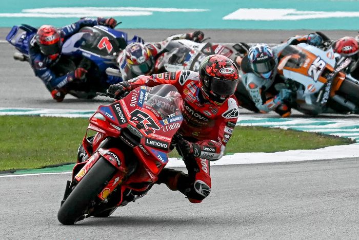 Франческо Баньяя уничтожил поле, чтобы выиграть спринт Франческо Баньяя уничтожил поле, чтобы выиграть спринт