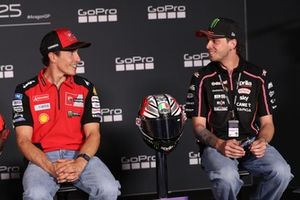 Marc Marquez, Ducati Team, Marco Bezzecchi, Aprilia Racing