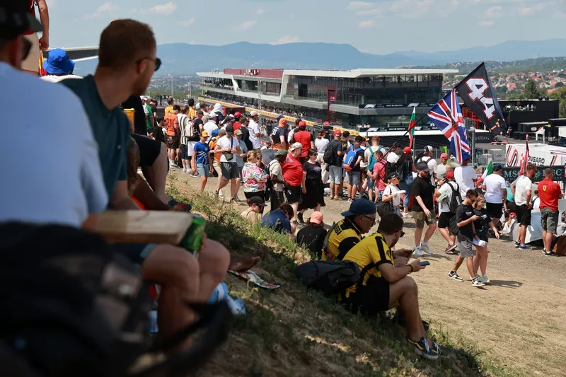 Les supporters au dernier virage