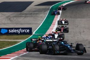 George Russell, Mercedes F1 W14, Sergio Pérez, Red Bull Racing RB19, Pierre Gasly, Alpine A523