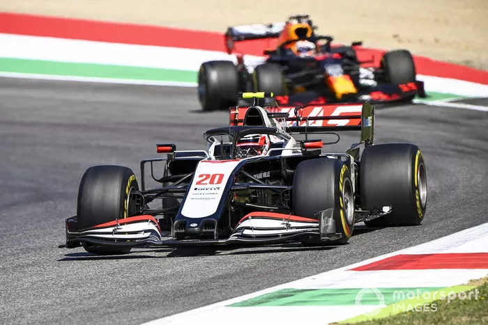 Kevin Magnussen, Haas VF-20, Max Verstappen, Red Bull Racing RB16