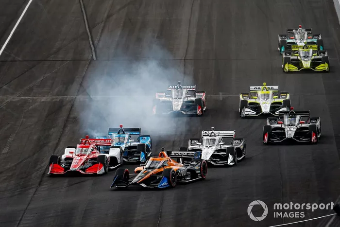 Helio Castroneves, Arrow McLaren SP Chevrolet, Marcus Ericsson, Chip Ganassi Racing Honda, Max Chilton, Carlin Chevrolet, Simon Pagenaud, Team Penske Chevrolet, Sebastien Bourdais, A.J. Foyt Enterprises Chevrolet