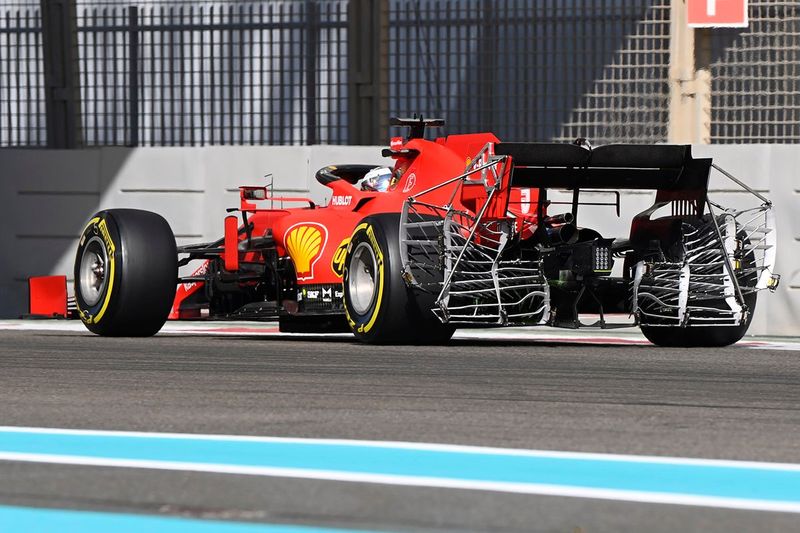Sebastian Vettel, Ferrari SF1000, con sensores aerodinámicos en la parte trasera