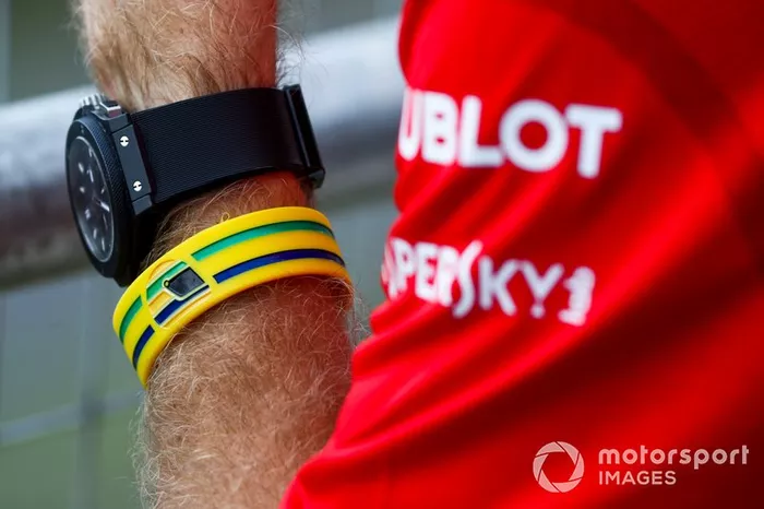 Sebastian Vettel, Ferrari con un braccialetto ispirato a Senna