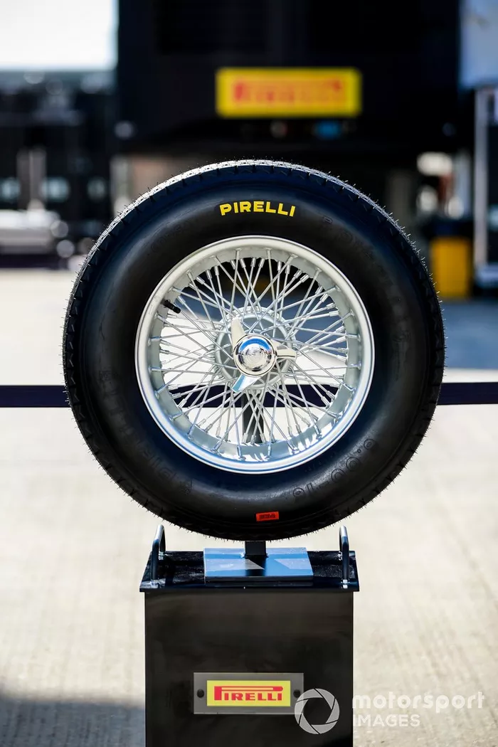Pirelli Stella Bianca