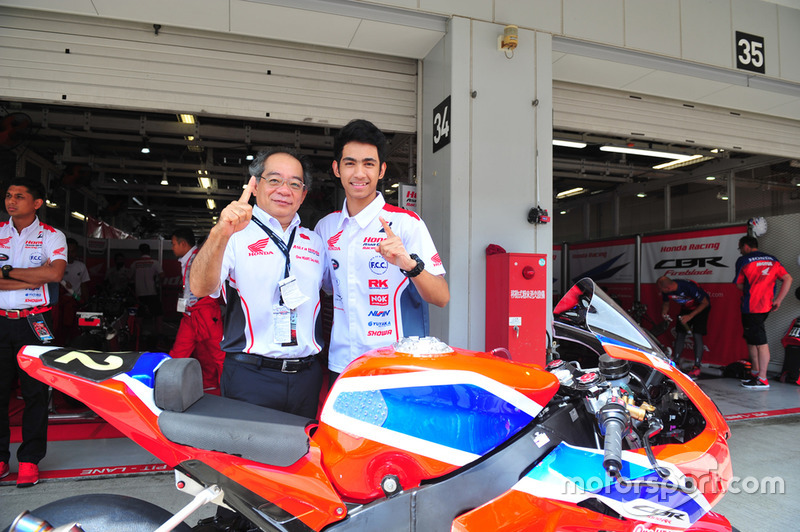Toshiyuki Inuma, Presiden Direktur PT Astra Honda Motor dan Andi Gilang