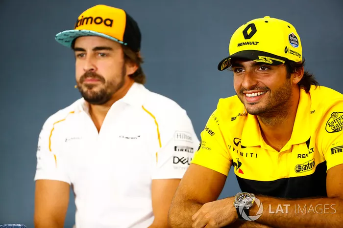Fernando Alonso, McLaren, y Carlos Sainz Jr., Renault Sport F1 Team