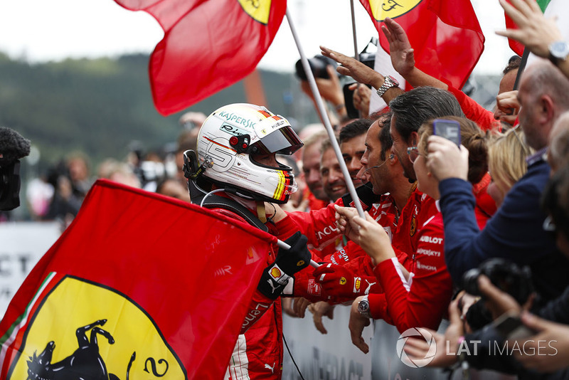 Yarış galibi Sebastian Vettel, Ferrari, parc ferme