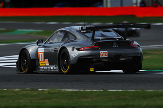 #77 PROTON Competition Porsche 911 RSR: Christian Ried, Marvin Dienst, Dennis Olsen