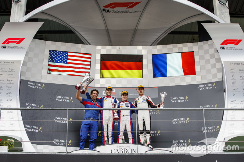 Podio: Ryan Tveter, Trident, David Beckmann, Trident, Anthoine Hubert, ART Grand Prix