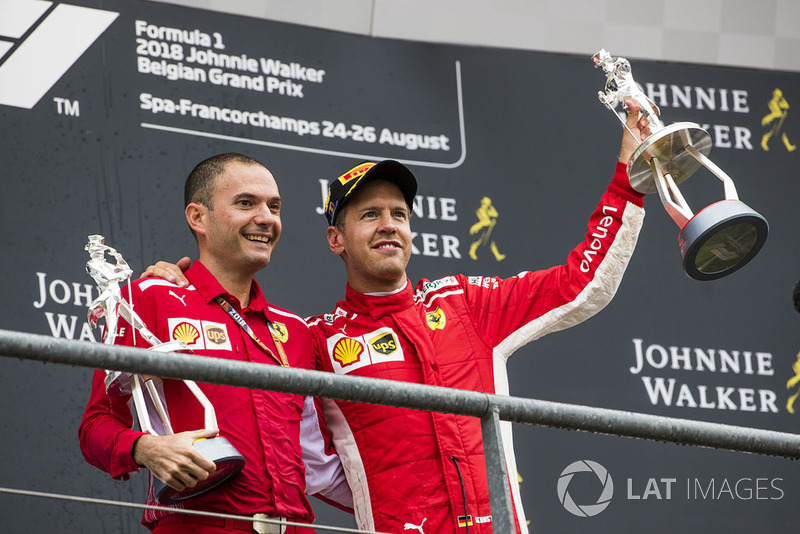 Podyum: David Sanchez, Aerodinami Şefi, Ferrari ve yarış galibi Sebastian Vettel, Ferrari