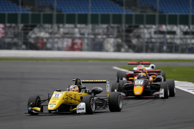 Sacha Fenestraz, Carlin Dallara F317 - Volkswagen