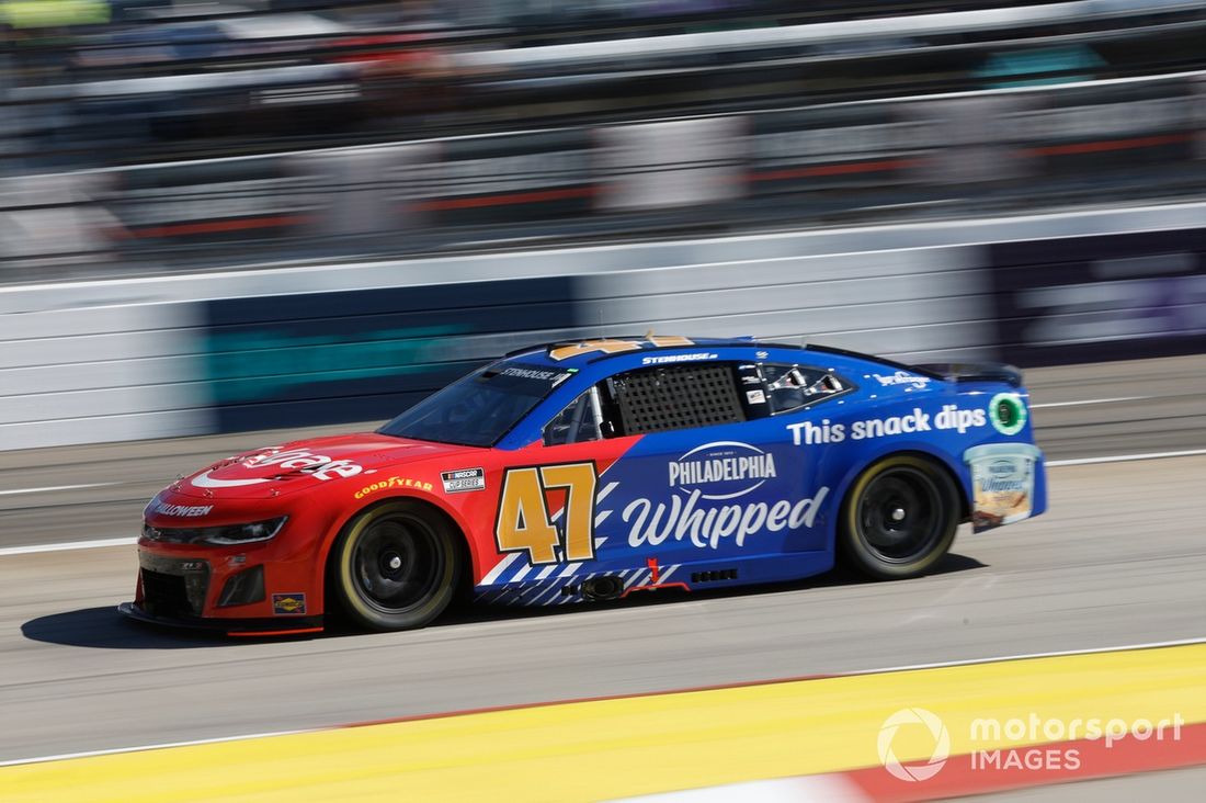 Ricky Stenhouse Jr, JTG Daugherty Racing, Colgate / Philadelphia Whipped Chevrolet Camaro
