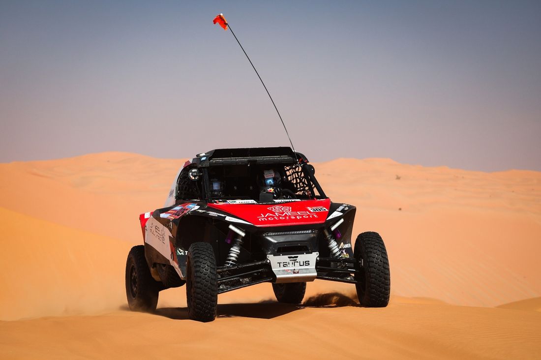 #305 Team BBR Taurus: Dania Akeel, Stéphane Duple