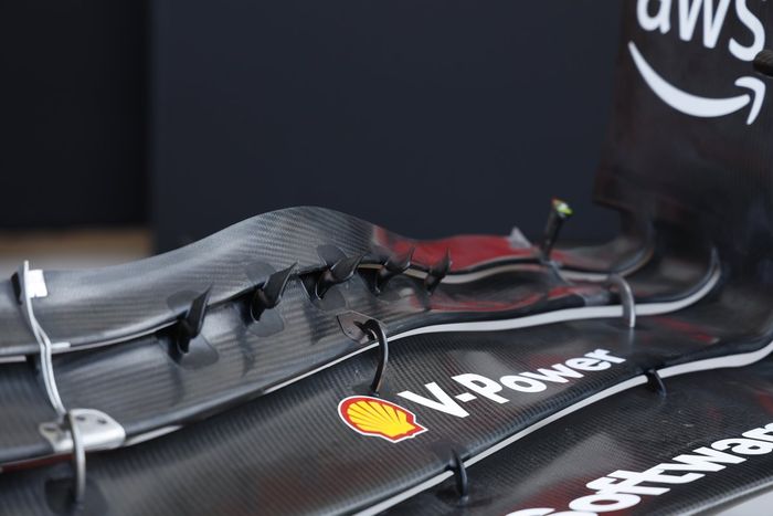 Detalle del alerón delantero de la Scuderia Ferrari