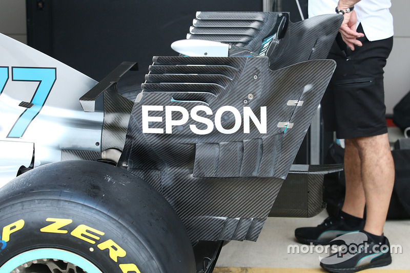 Детали заднего крыла Mercedes F1 W09