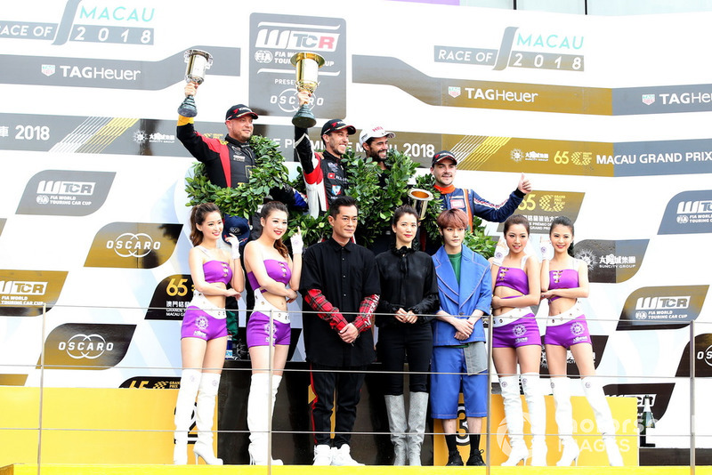 Podio: Ganador de la carrera Esteban Guerrieri, ALL-INKL.COM Münnich Motorsport Honda Civic Type R TCR, segundo Rob Huff, Sébastien Loeb Racing Volkswagen Golf GTI TCR, tercero Norbert Michelisz, BRC Racing Team Hyundai i30 N TCR