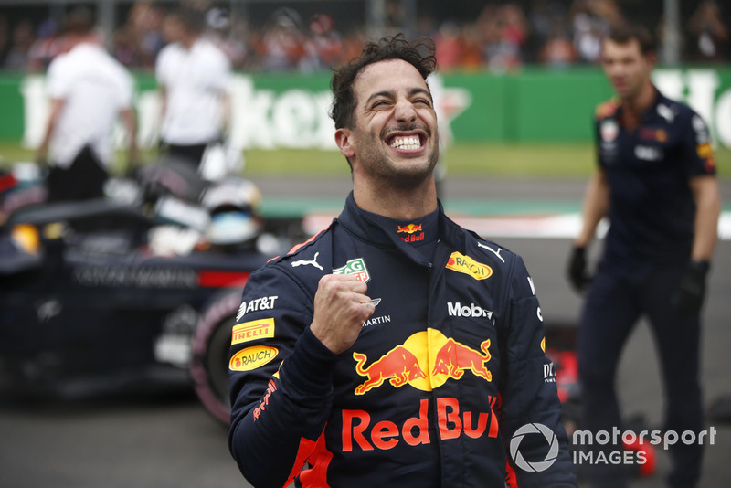 Ganador de la pole Daniel Ricciardo, Red Bull Racing en Parc Ferme