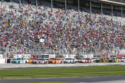 Start: Kyle Busch, Joe Gibbs Racing Toyota führt
