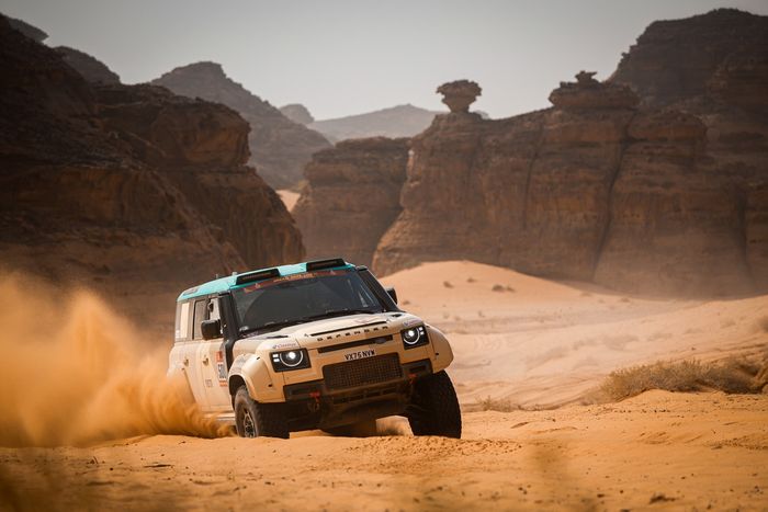#500 Defender Rally Defender: Stephane Peterhansel, Michael Metge