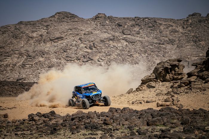 #404 Loeb Fraymedia Motorsport - Rzr Factory Racing Polaris: Goncalo Guerreiro, Maykel Justo