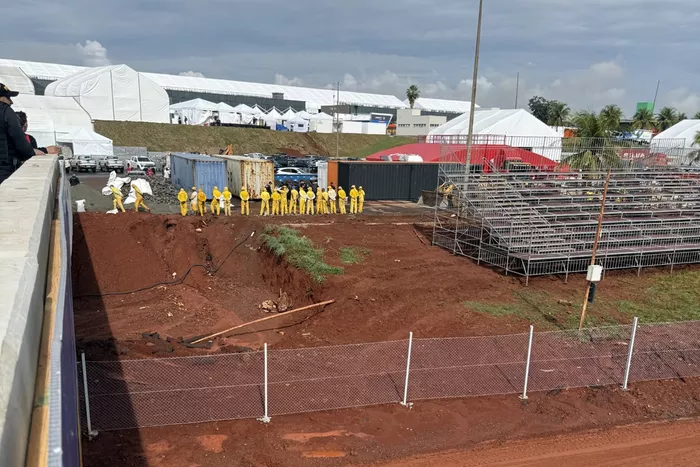 Personal encargado de la limpieza del circuito brasileño
