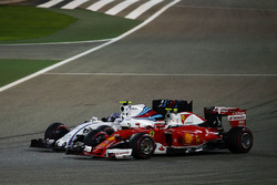Kimi Räikkönen, Ferrari SF16-H und Valtteri Bottas, Williams FW38