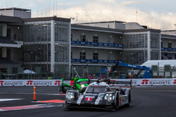 #1 Porsche Team Porsche 919 Hybrid: Timo Bernhard, Mark Webber, Brendon Hartley