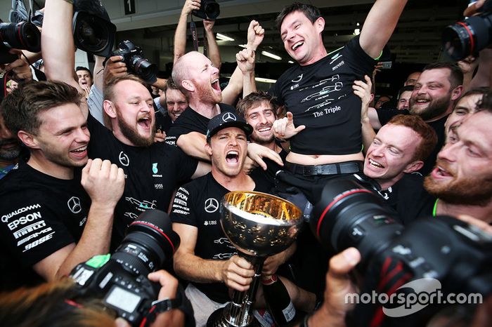 Mercedes celebra el campeonato de constructores de F1 2016
