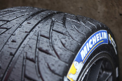 Un pneu pluie Michelin