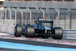 Pascal Wehrlein, Mercedes AMG F1 W07 Hybrid met Pirelli-banden voor 2017