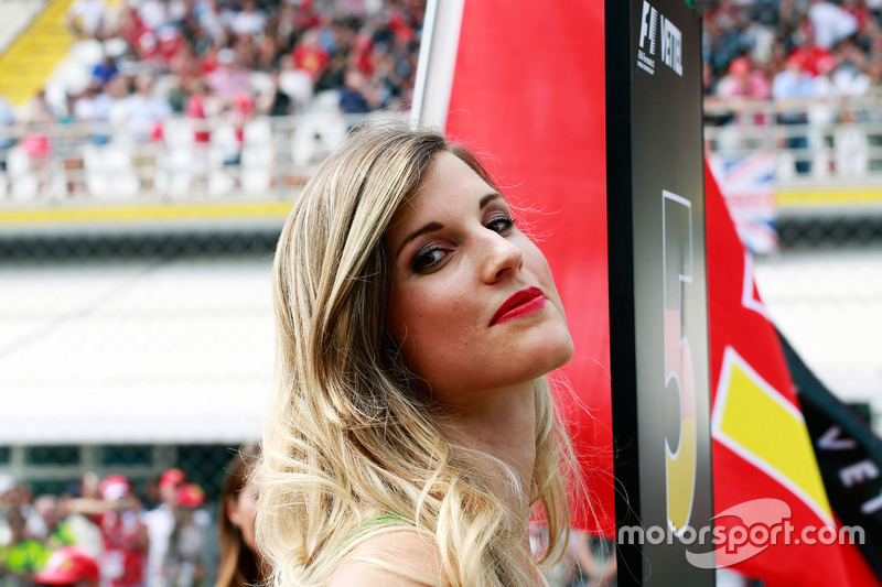 A grid girl