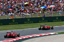 Sebastian Vettel, Ferrari SF16-H lidera a su compañero Kimi Raikkonen, Ferrari SF16-H