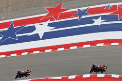 Kimi Raikkonen, Ferrari SF16-H devant son équipier Sebastian Vettel, Ferrari SF16-H