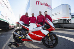 Max Biaggi, Teamchef von Mahindra Racing, mit Mahindra-Chef Mufaddal Choonia