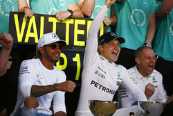 1. Valtteri Bottas, Mercedes AMG F1; 4. Lewis Hamilton, Mercedes AMG F1