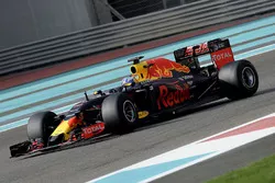 Daniel Ricciardo, Red Bull Racing testing the new 2017 Pirelli tyres