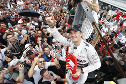 Ganador de la carrera Nico Rosberg, Mercedes AMG F1