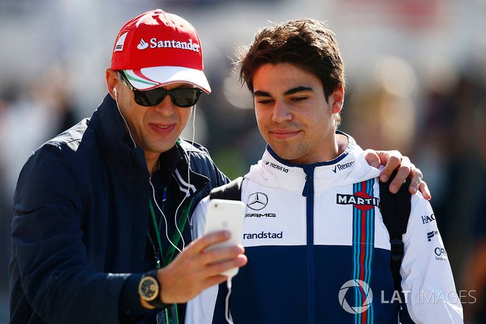  Lance Stroll con un fan
