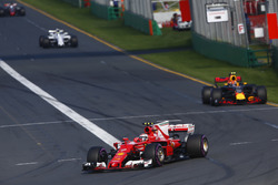 Kimi Räikkönen, Ferrari, SF70H; Max Verstappen, Red Bull Racing, RB13; Felipe Massa, Williams, FW40
