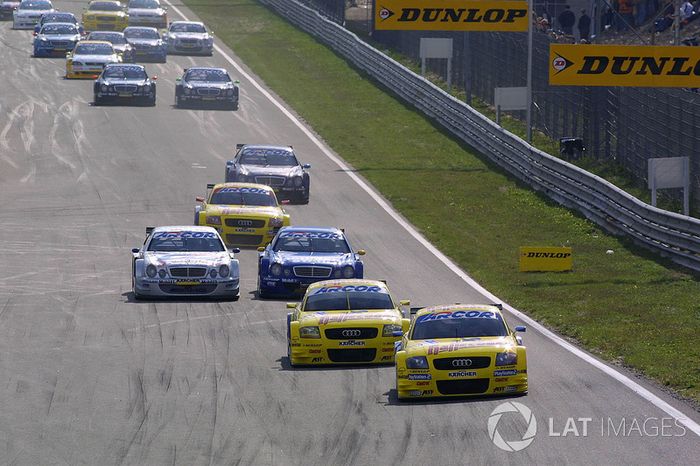 Christian Abt, por delante de Mattias Ekstrom, Abt Audi TT-R