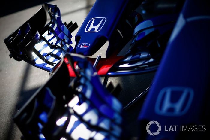 Secciones de nariz para el Toro Rosso STR13 Honda