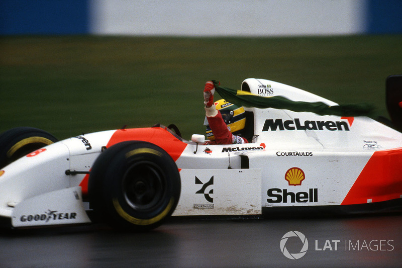 Ayrton Senna, McLaren Ford MP4/8 festeggia la sua vittoria