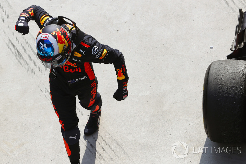 Il vincitore della gara Daniel Ricciardo, Red Bull Racing