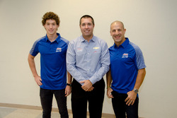 Larry Foyt con Matheus Leist y Tony Kanaan